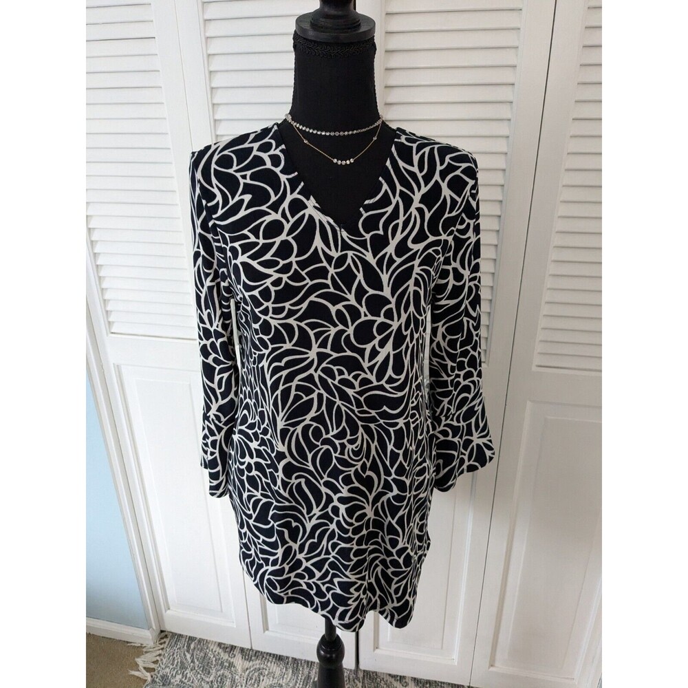 Chico's Travelers Top Womens S (Ch 0) Floral Bell Sleeve VNeck Liquid Knit Tunic